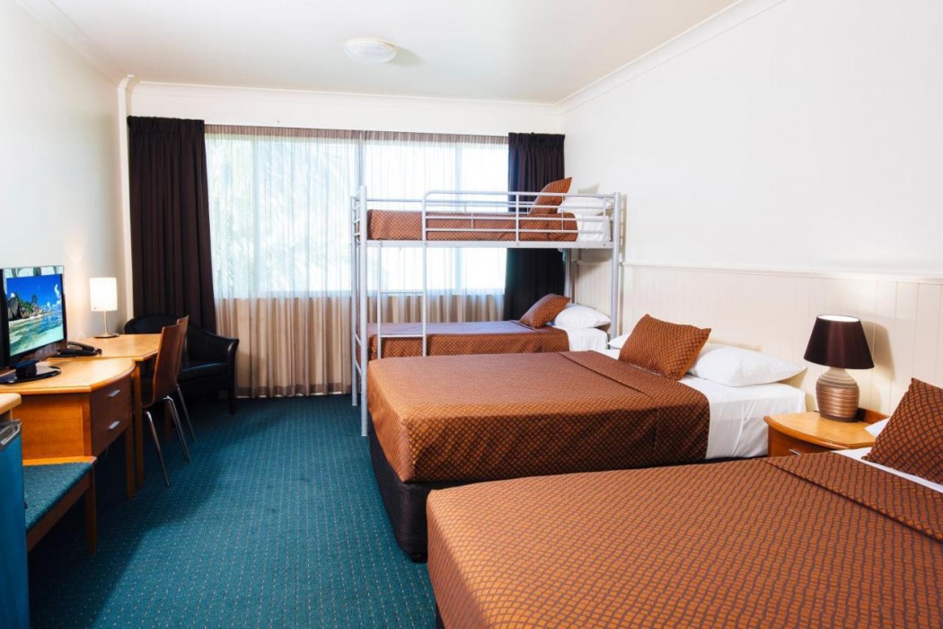 City Oasis Inn Townsville SureStay Collection by BW 9/39