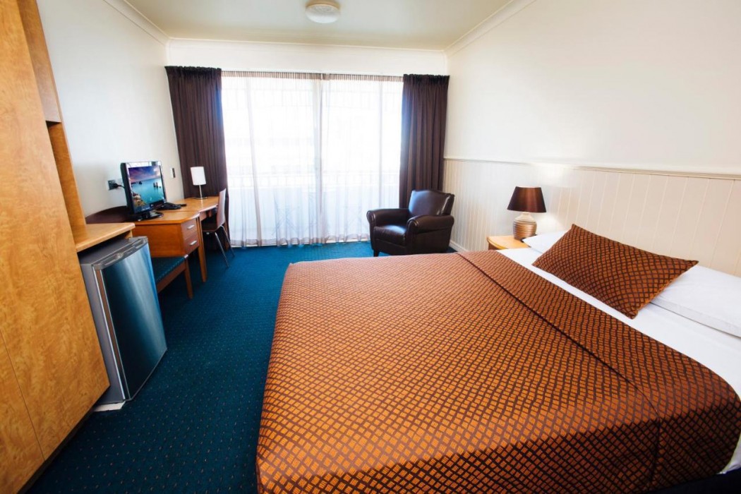 City Oasis Inn Townsville SureStay Collection by BW 11/39