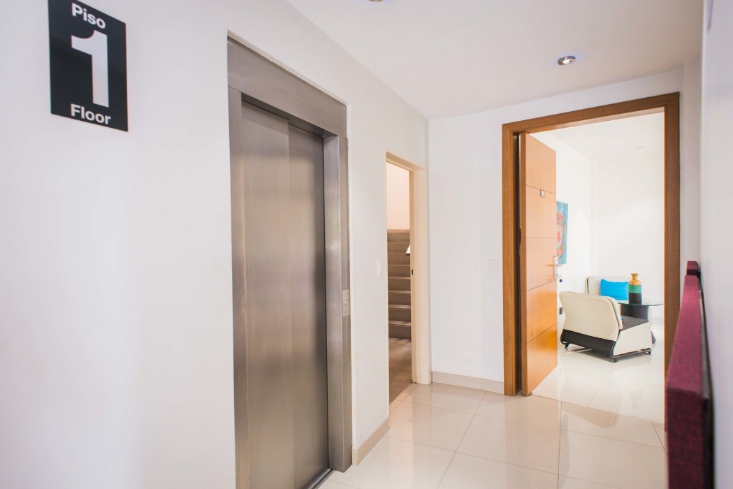 Soho Luxury Suites 69/99