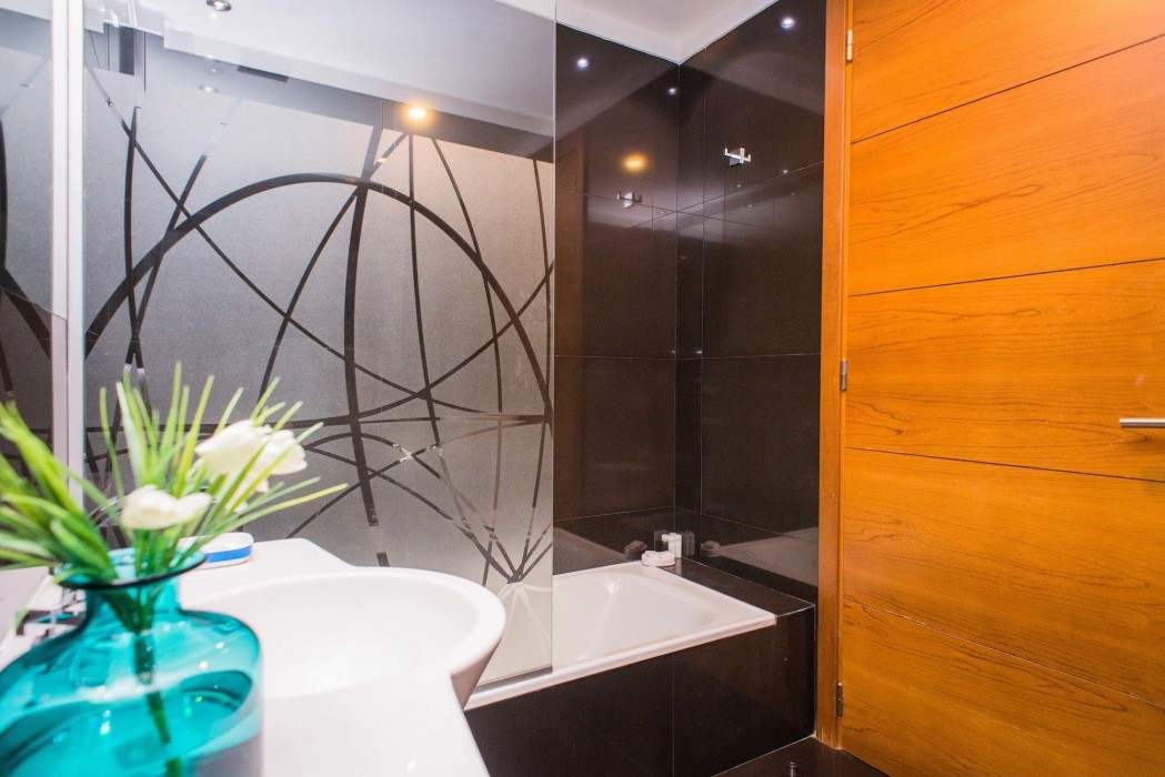 Soho Luxury Suites 37/99