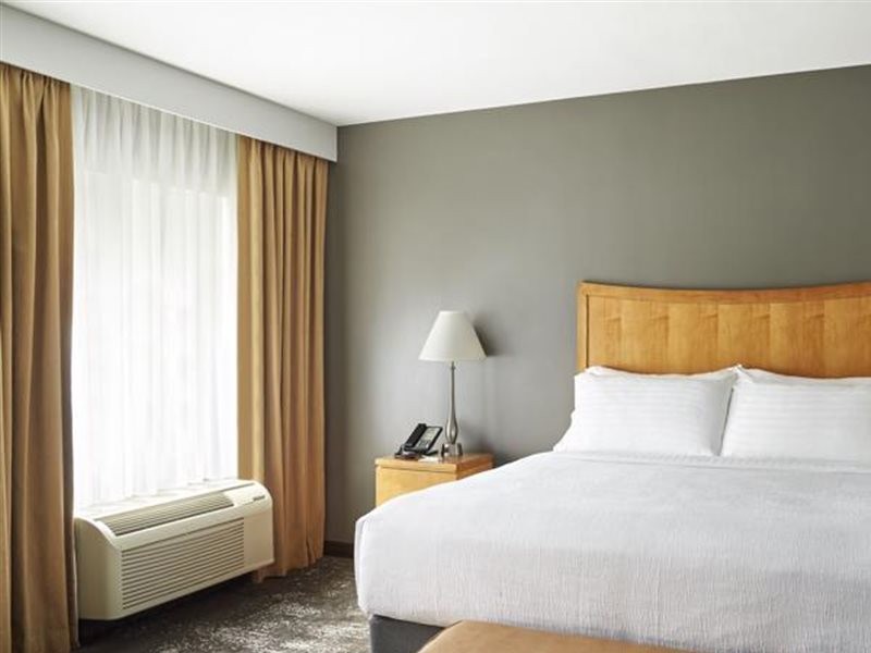 Hotel AKA Alexandria 4/18