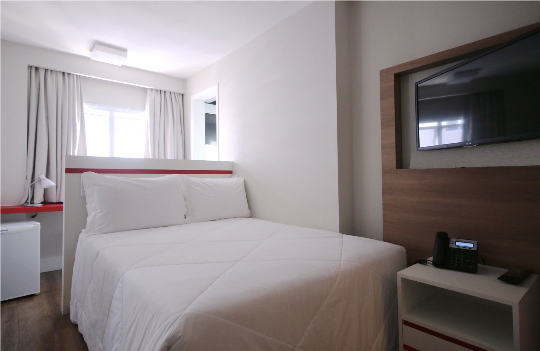 Ez Aclimação Hotel 33/100
