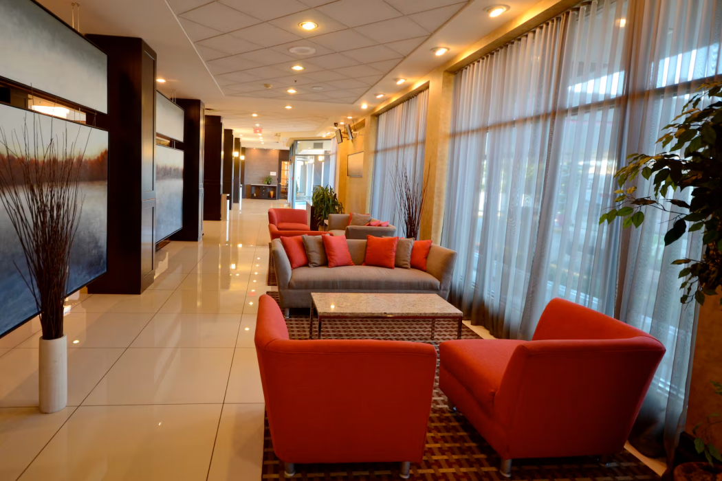Armon Plaza Montreal Airport 6/62