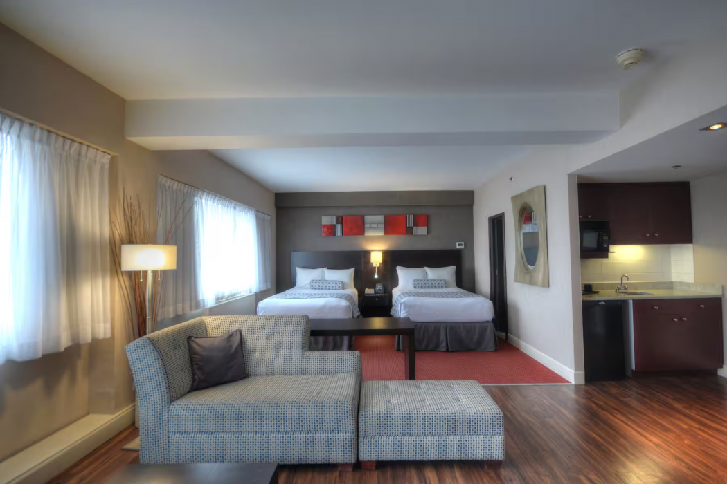Armon Plaza Montreal Airport 10/62