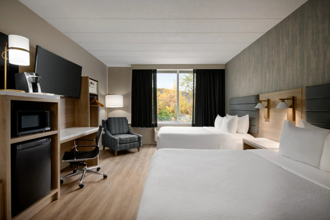Radisson Hotel Montreal Airport 11/47