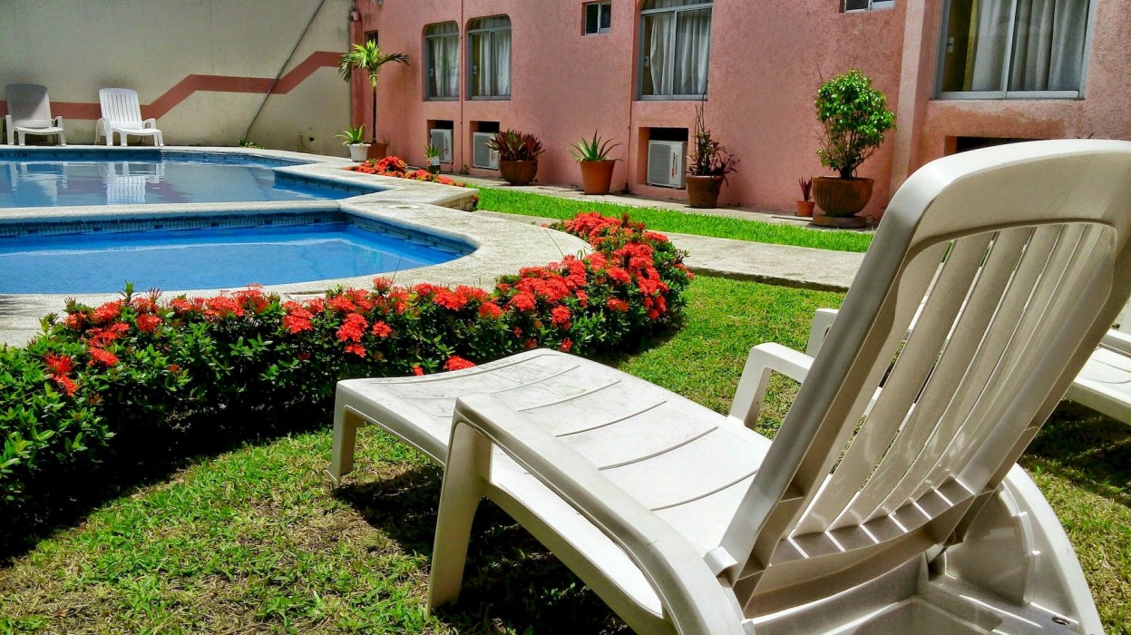 Hotel Plaza Jardin 34/70