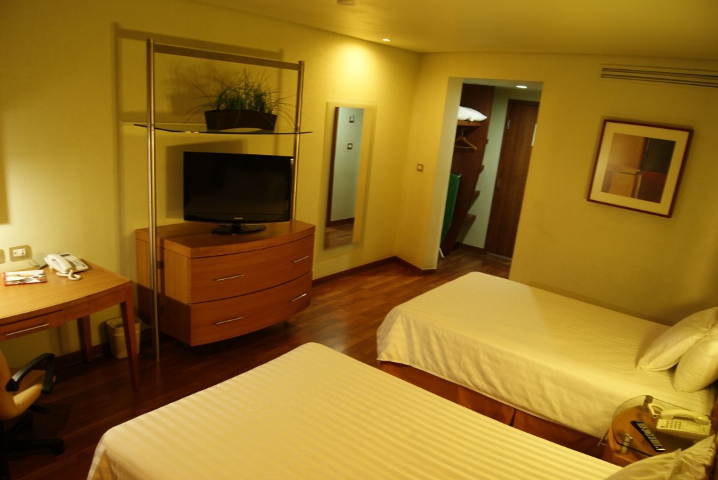 Hotel Mercury Inn 3/12