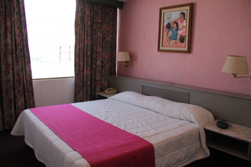 Hotel Parador Del Rio 53/95