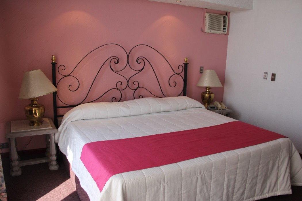 Hotel Parador Del Rio 40/95
