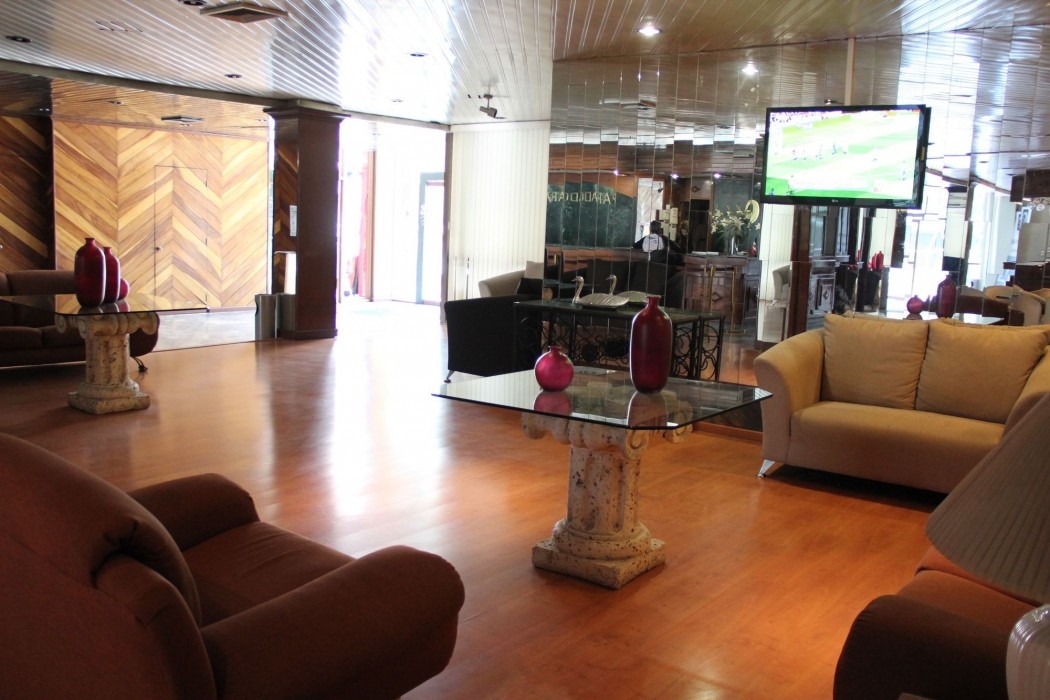 Hotel Parador Del Rio 43/95