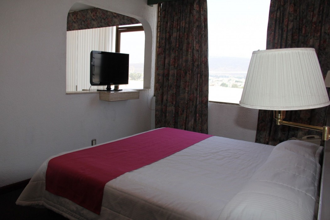 Hotel Parador Del Rio 50/95