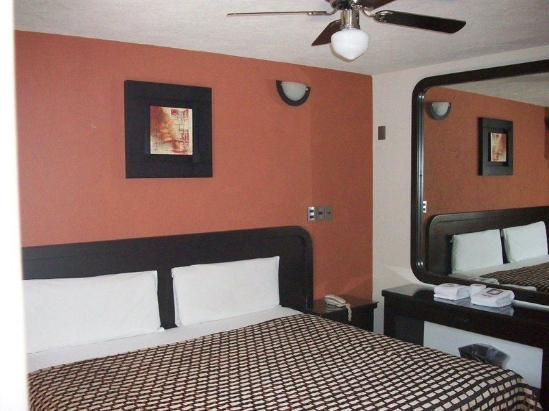 Hotel Emperador 32/55