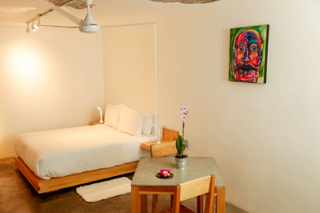 Agrado Guest House 24/56