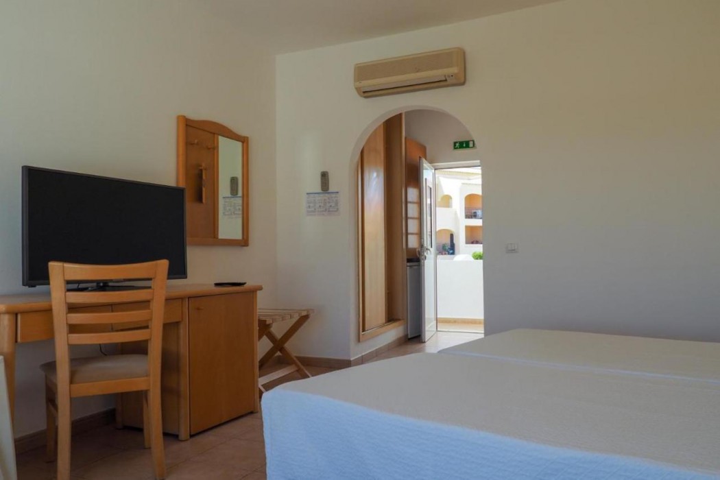 Luz Bay Hotel 11/37