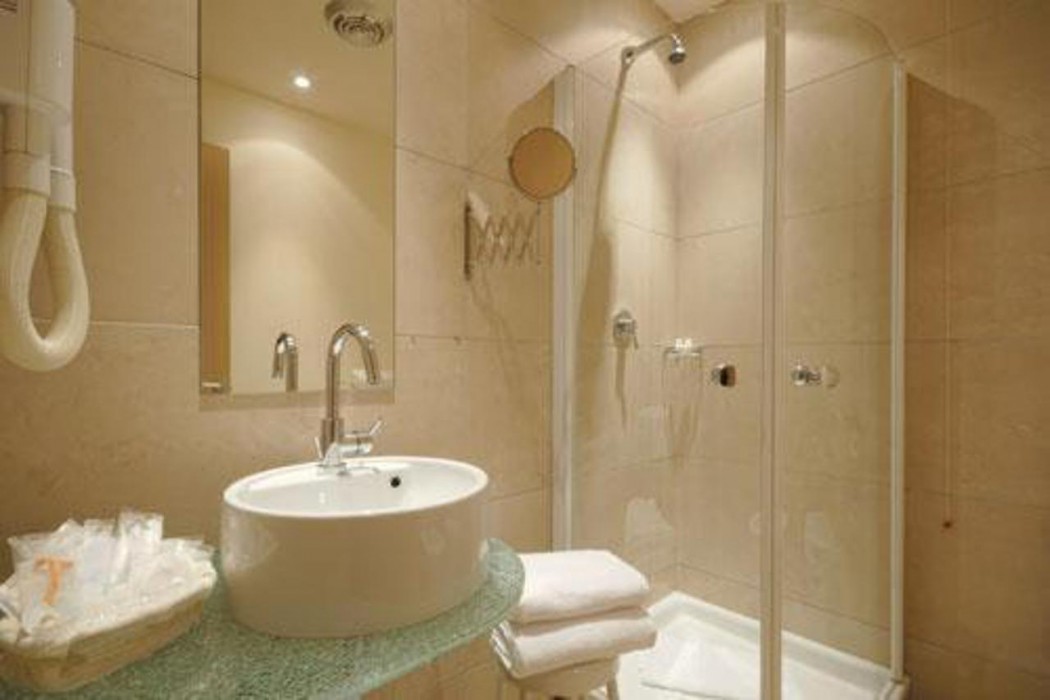 B&B HOTEL Calenzano First 11/18
