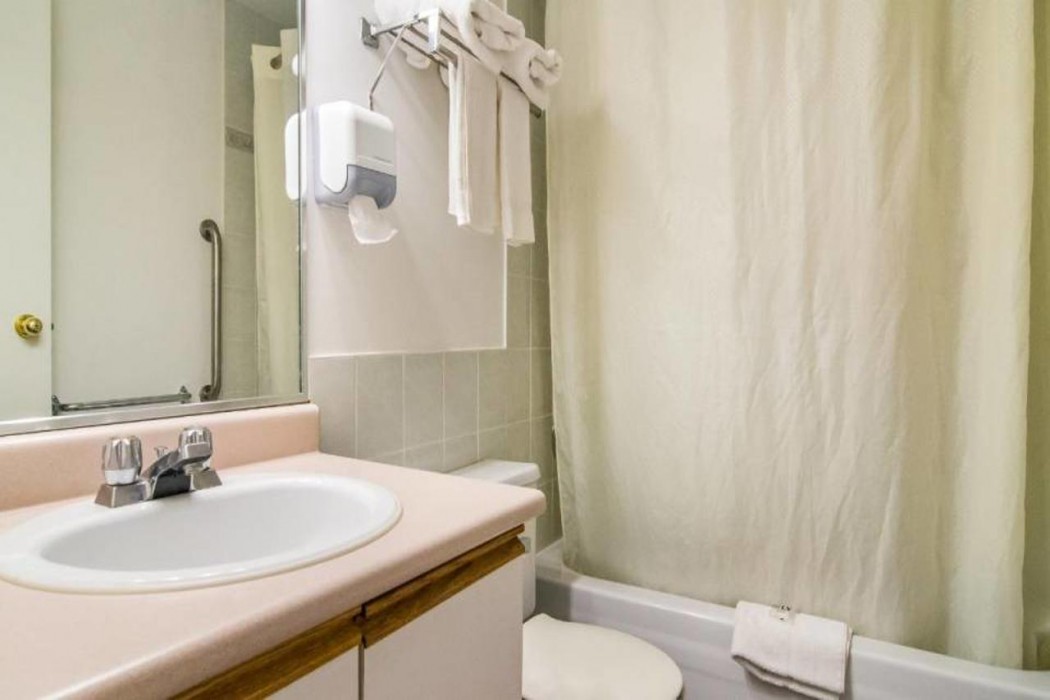 Motel6 Surrey BC 17/37