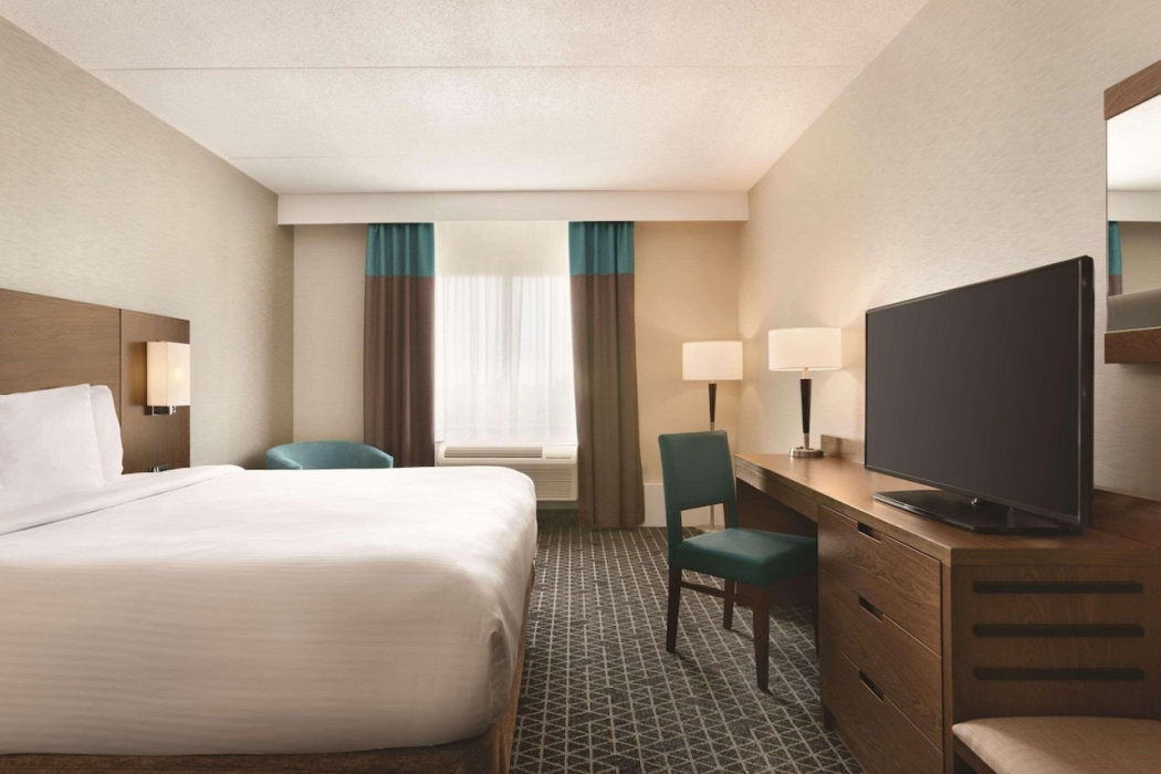 Park Inn by Radisson Brampton, ON 12/20