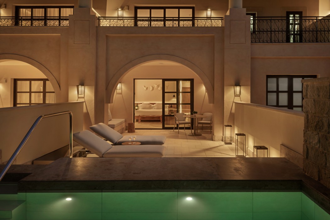 Elysium Hotel 13/99