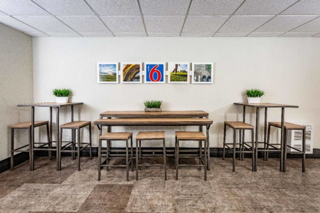 Motel6 Saskatoon, SK 25/55