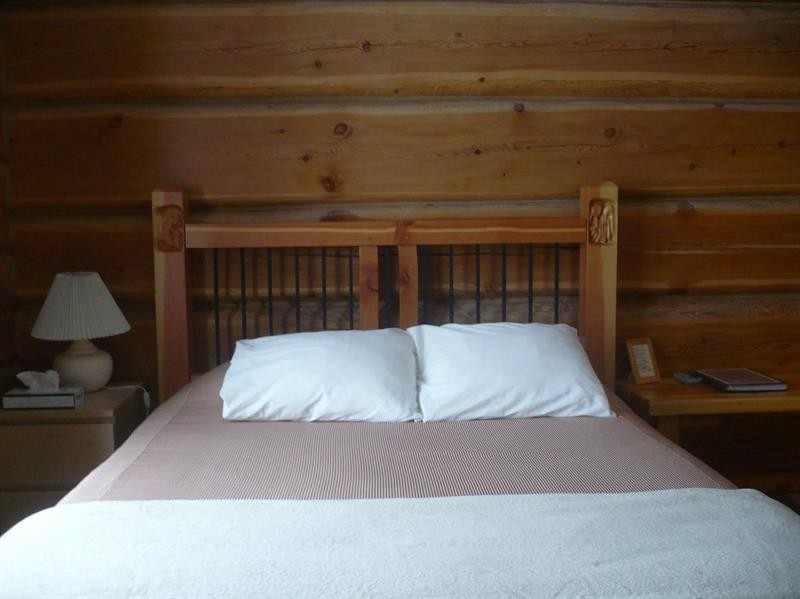 Basecamp Lodge Golden 42/62