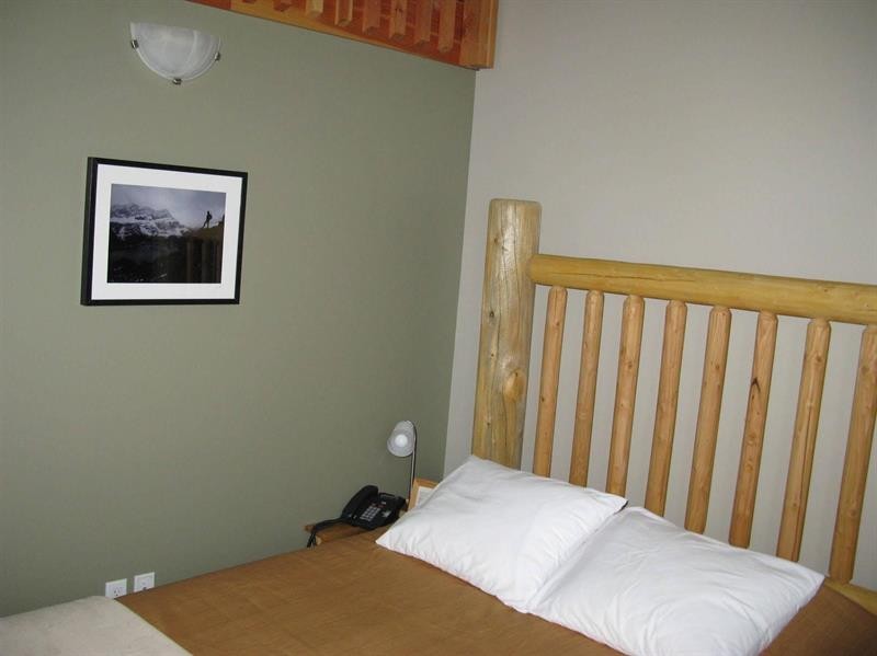 Basecamp Lodge Golden 39/62