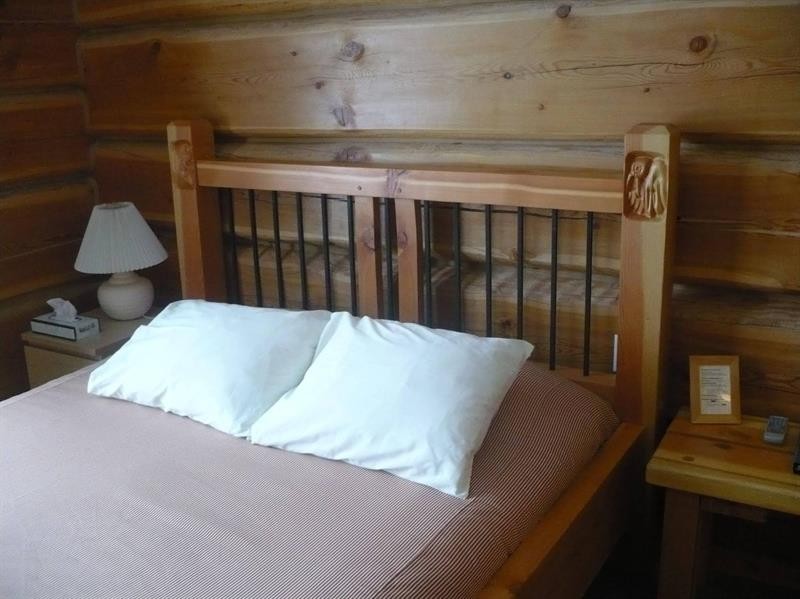 Basecamp Lodge Golden 46/62
