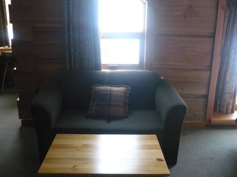 Basecamp Lodge Golden 27/62