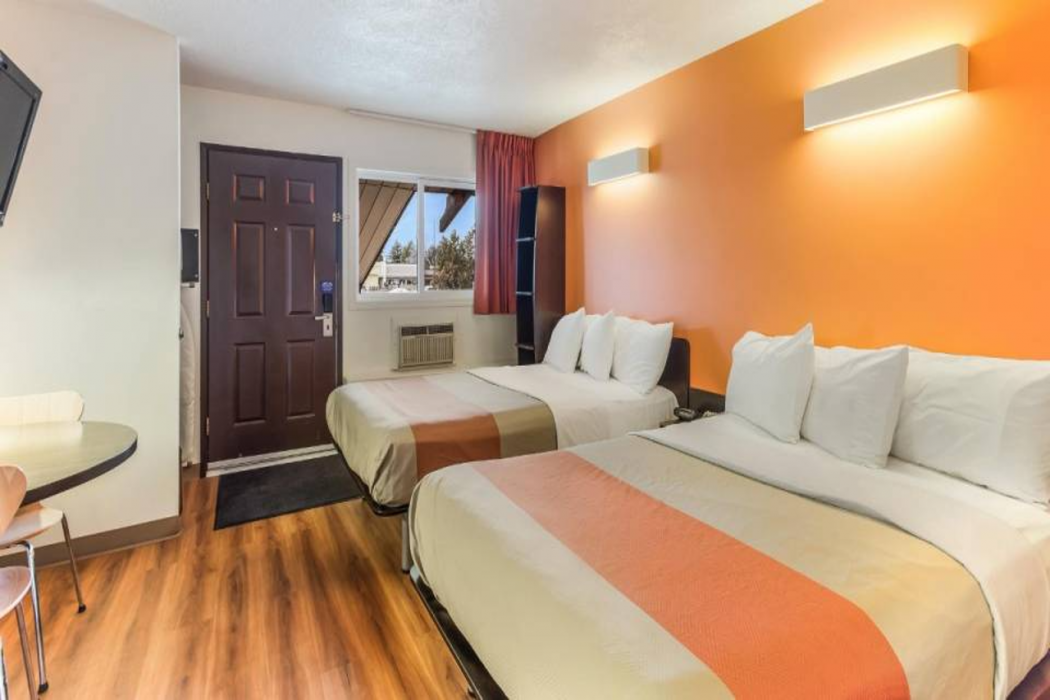 Motel6 Lethbridge Ab 21/62