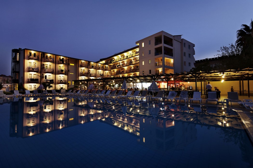 Larissa Garden Hotel 7/39