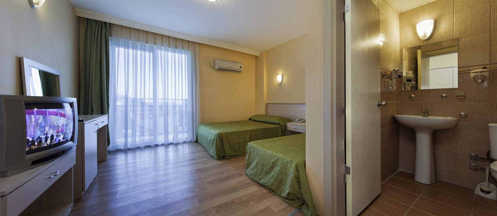 Larissa Garden Hotel 6/39