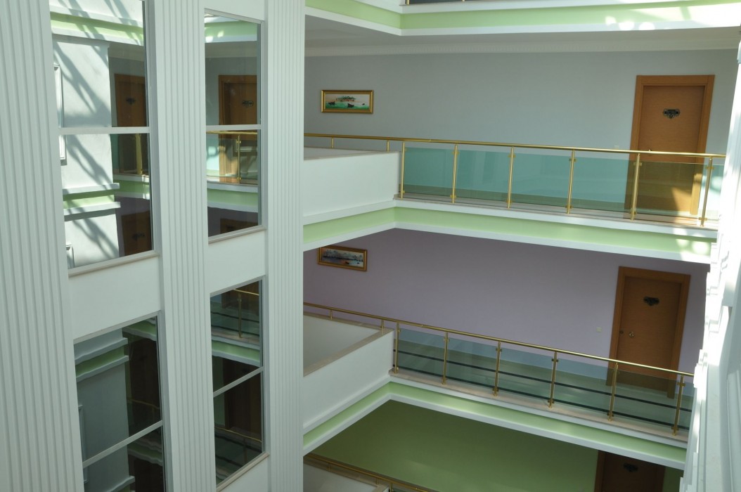 The Suites 61/100