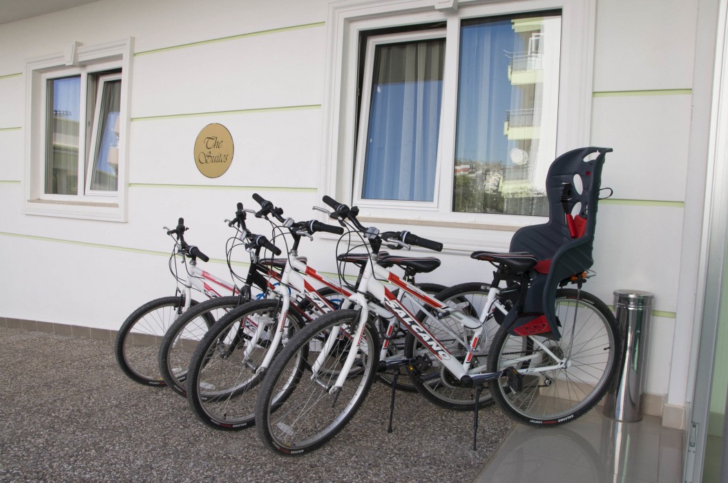 The Suites 25/100