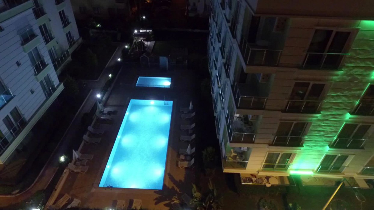 The Suites 46/100