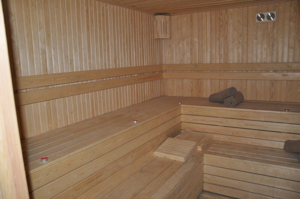 The Suites 68/100