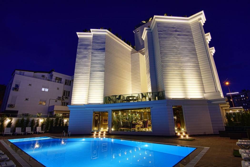 S White Hotel 31/67