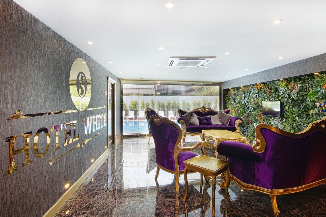 S White Hotel 30/67