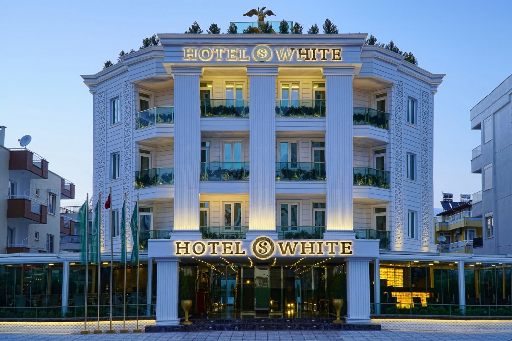 S White Hotel 40/67