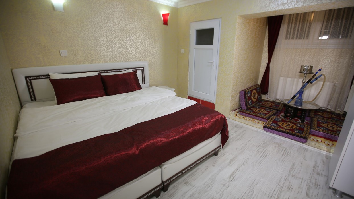 Taksim Brand Suite 17/65