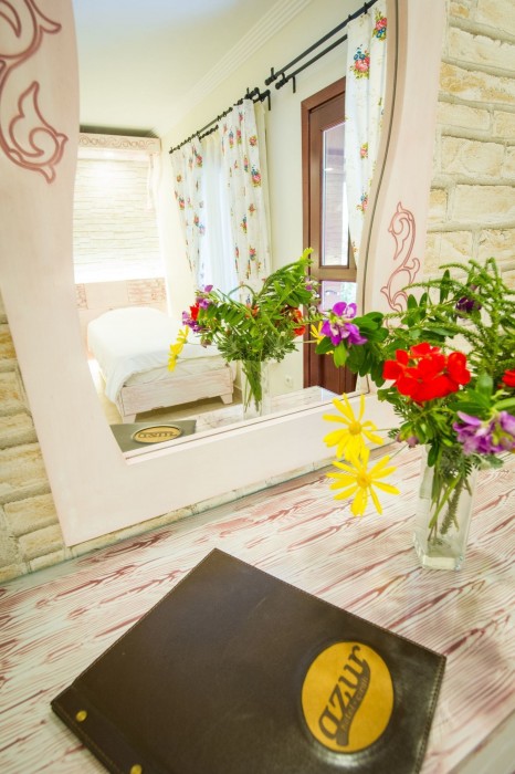 Azur Hotel 26/81