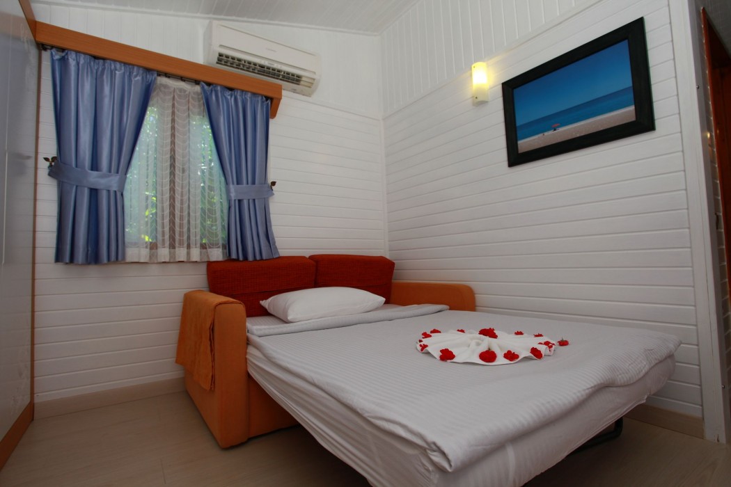 Azur Hotel 40/81