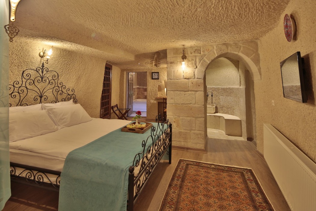 Jacob's Cave Suites 40/100
