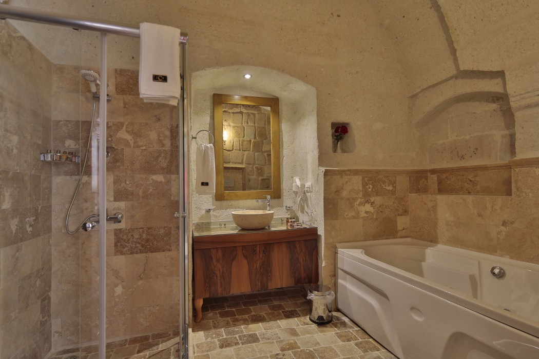 Jacob's Cave Suites 36/100