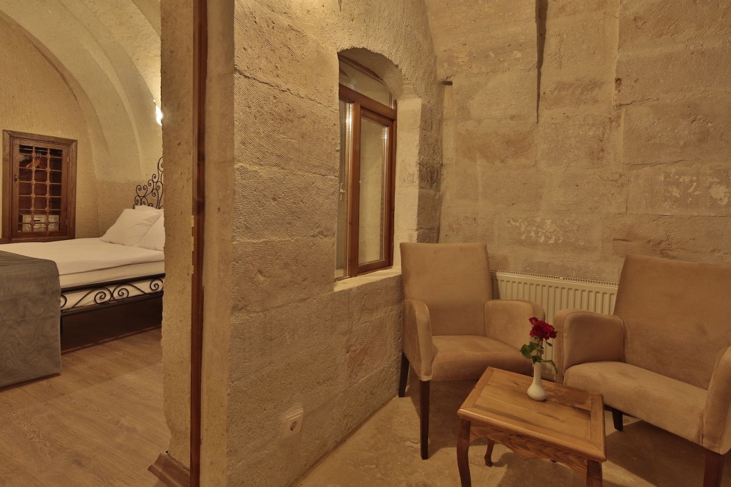 Jacob's Cave Suites 25/100