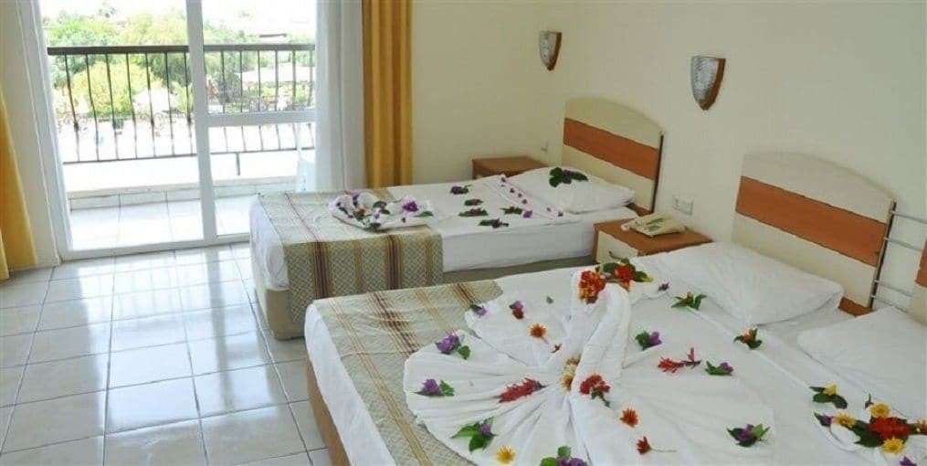 Benata Hotel 1/5