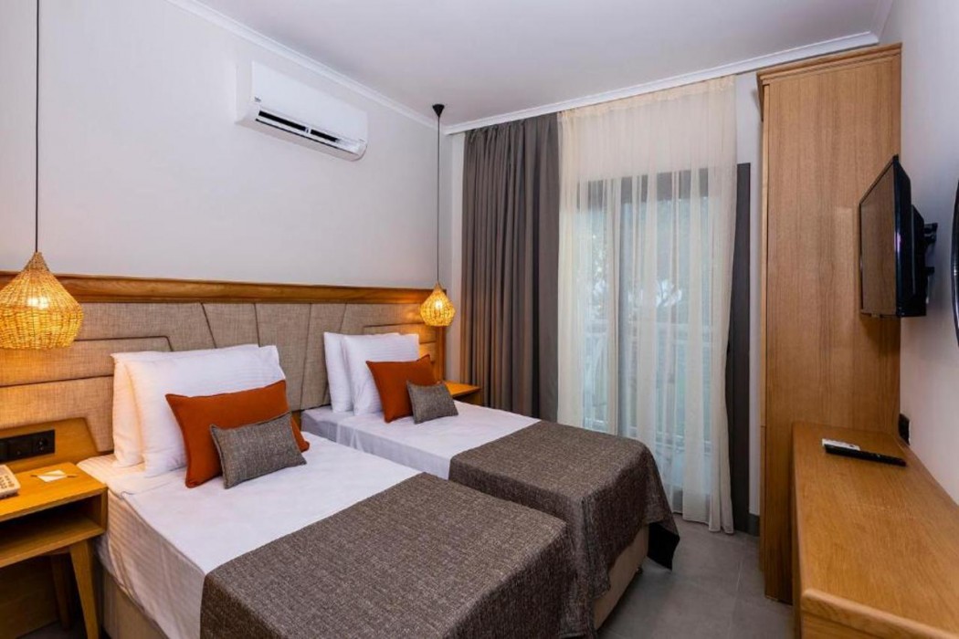 Yalipark Beach Hotel 20/65