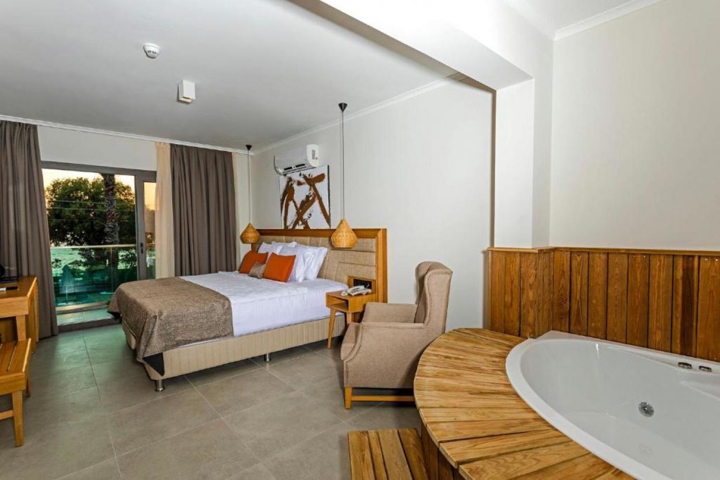 Yalipark Beach Hotel 14/65