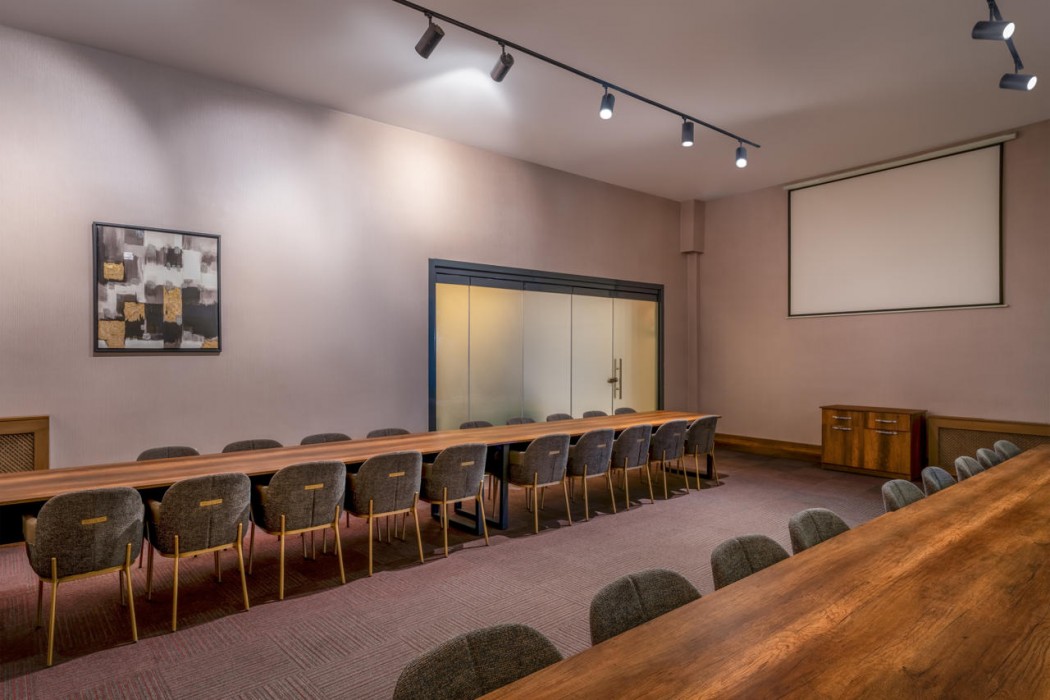 Best Western Premier Hidden Hills 26/56