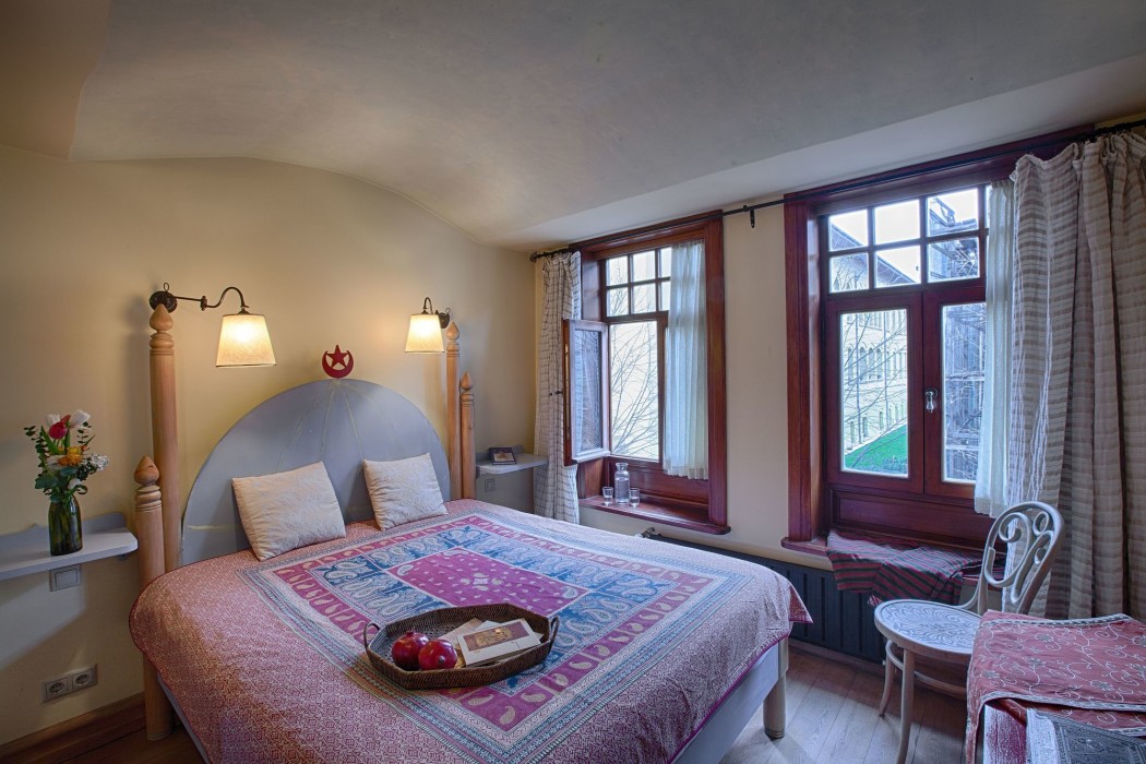 Hotel Empress Zoe 64/100