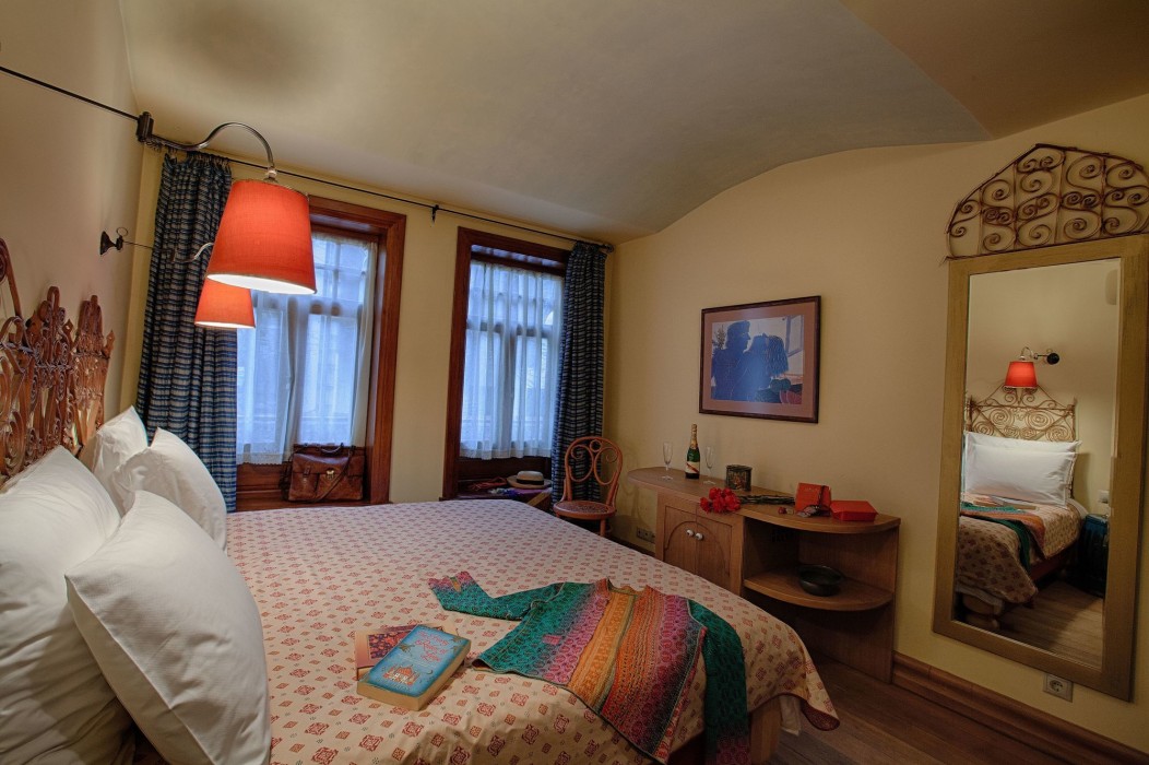 Hotel Empress Zoe 61/100