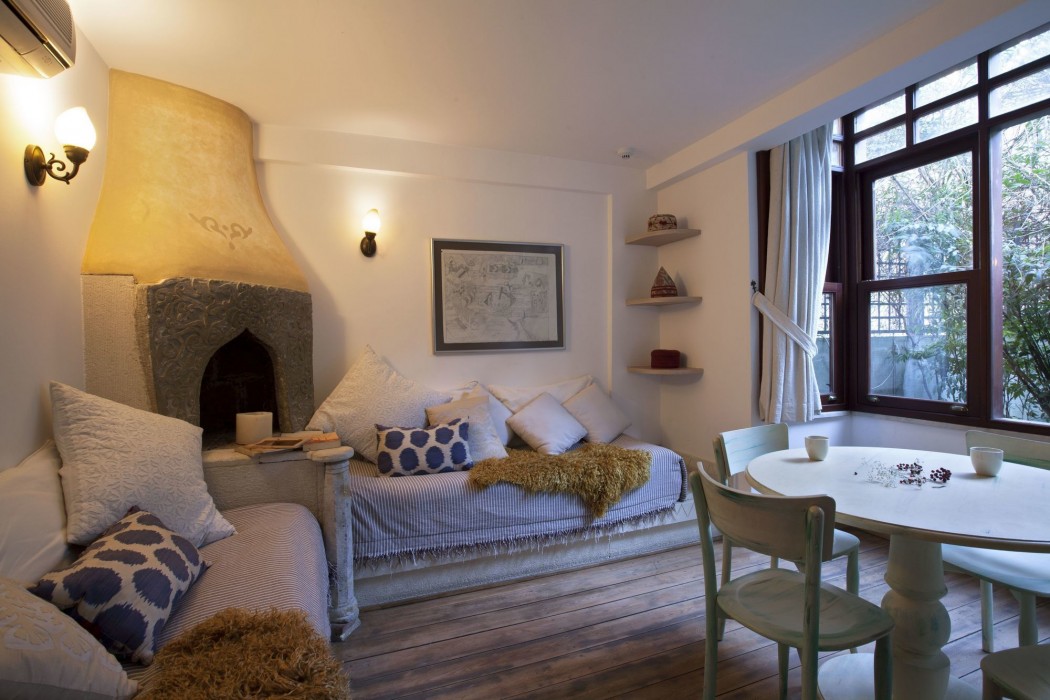 Hotel Empress Zoe 58/100